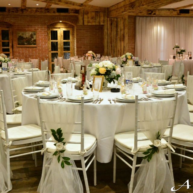 Restoran Azzaro Green Club - dekorisani stolovi
