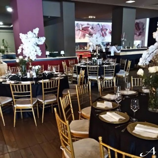 Restoran Harmonija - elegantno dekorisani stolovi