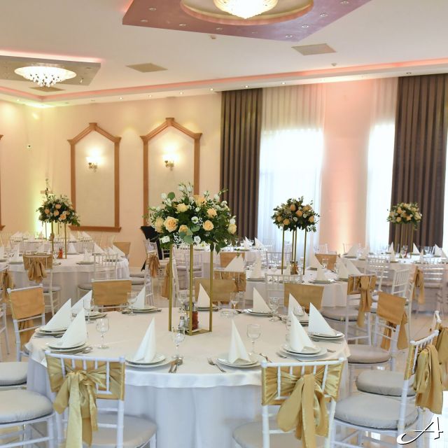 Event centar - dekorisane stolove