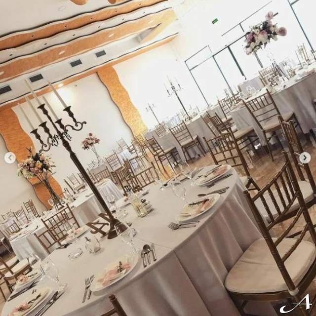Event centar - dekorisani stolovi