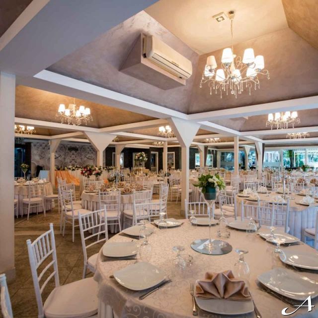 Restoran Princ - elegantno uređena sala