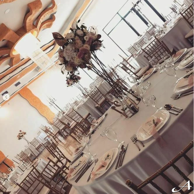 Event centar - dekorisani stolovi