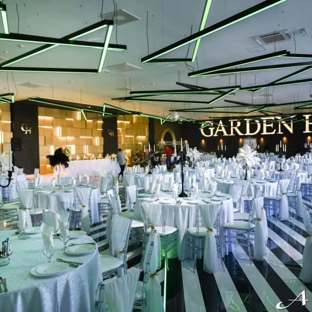 Hotel Garden Hill - prazni stolovi i dekor