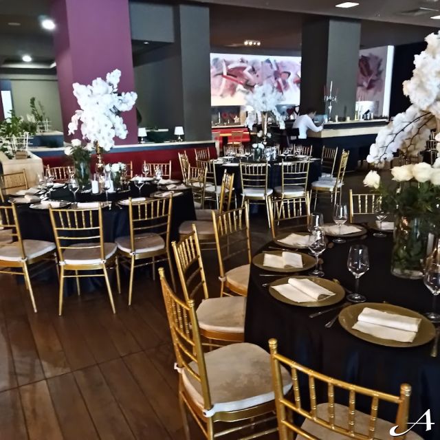 Restoran Harmonija - elegantno dekorisani stolovi
