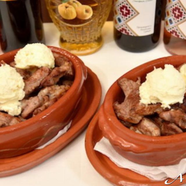 Doček Nove godine - tradicionalno jelo u činiji