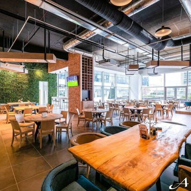 Restoran Take Square - moderno uređen enterijer
