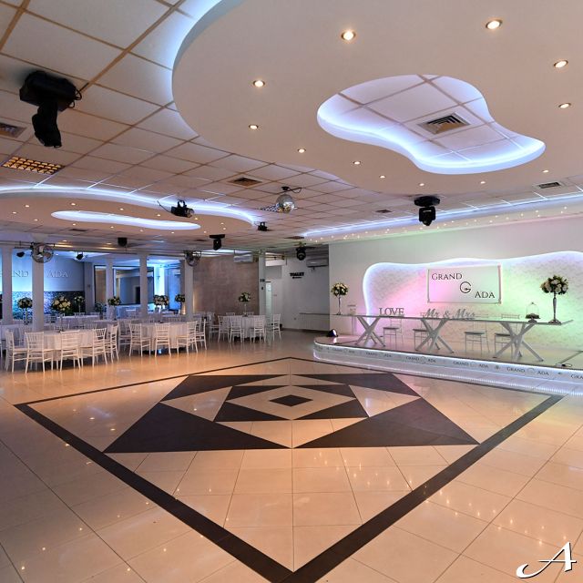 Doček Nove godine - prazna sala